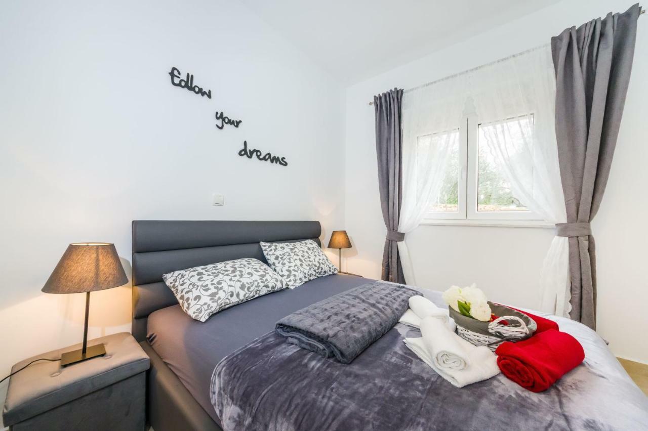 Little Dream Apartment Poljana  ภายนอก รูปภาพ